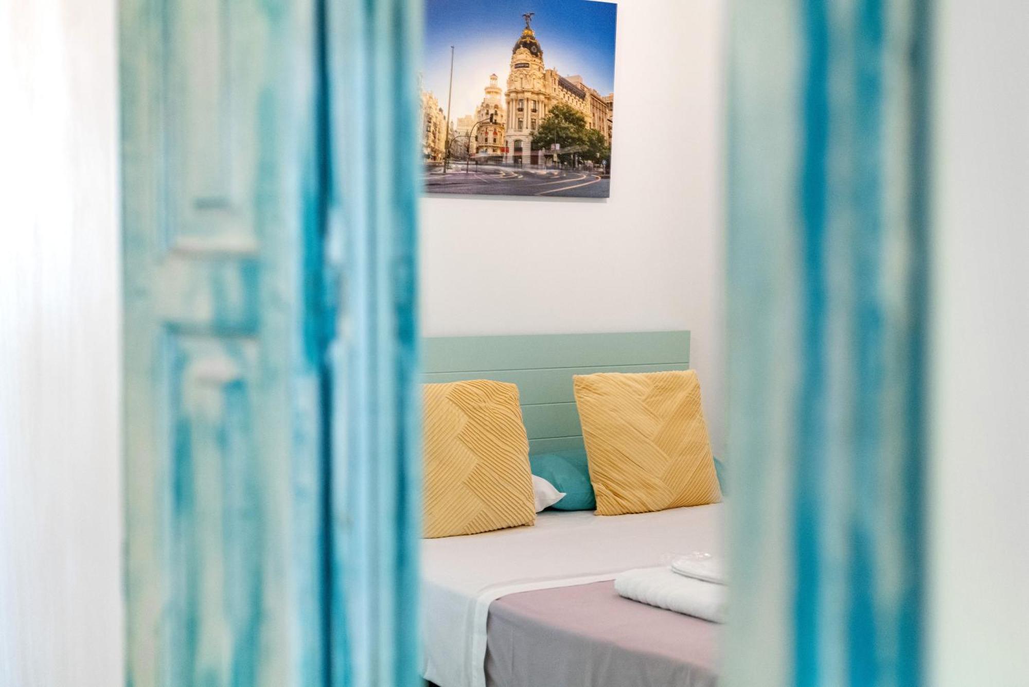 Vintage Apartment Near Puerta Del Sol Madrid Exterior photo