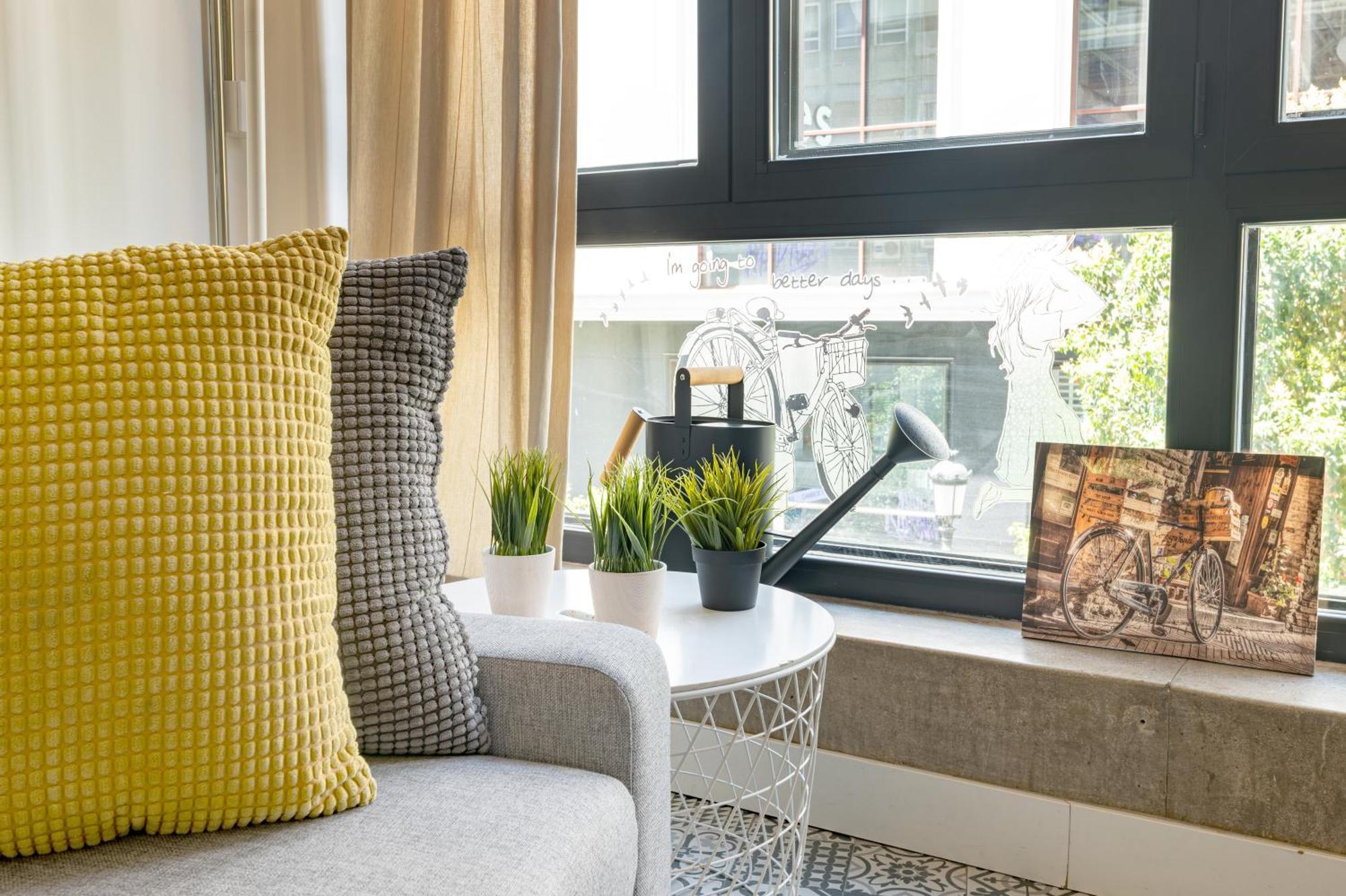 Vintage Apartment Near Puerta Del Sol Madrid Exterior photo